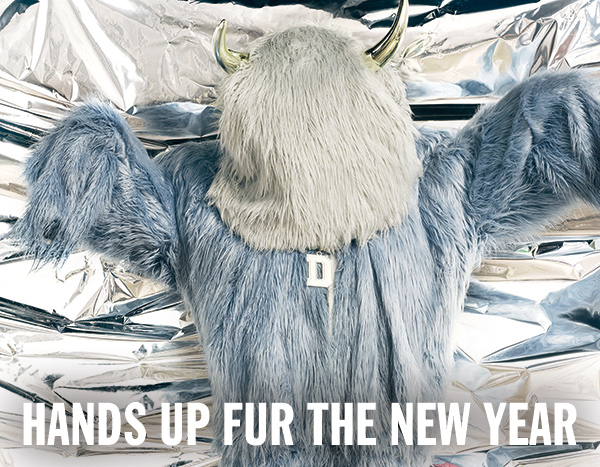 HANDS UP FUR THE NEW YEAR