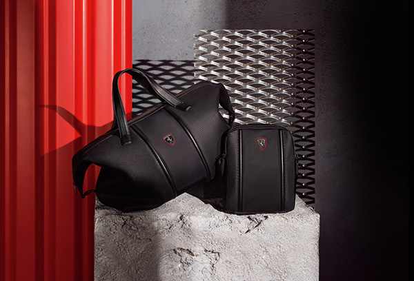 TWO HYPERGRID SHOULDER BAGS
