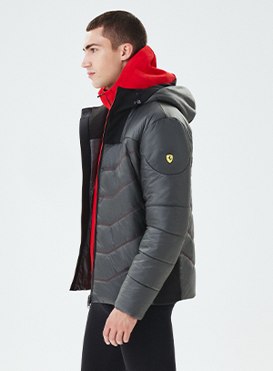 A WOMAN AND A MAN WEARING GREY JACKET IN RECYCLED NYLON AND SOFTSHELL WITH GRAPHENE SOFT FILLING