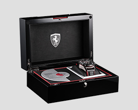 Pilota Evo Made in Switzerland limited edition automatic chronograph watch and its presentation pack with an exclusive plate inside, reflecting the aesthetics of the watch rotor.